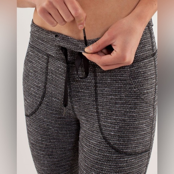 Lululemon Skinny Will Pant Pique Black Gray Full Length Size 6 - Picture 6 of 16